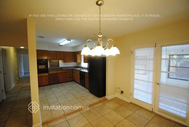 Building Photo - 5609 Sandalwood Dr