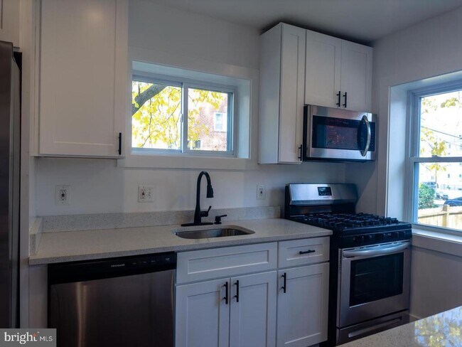 Foto del edificio - 3326 12th St SE