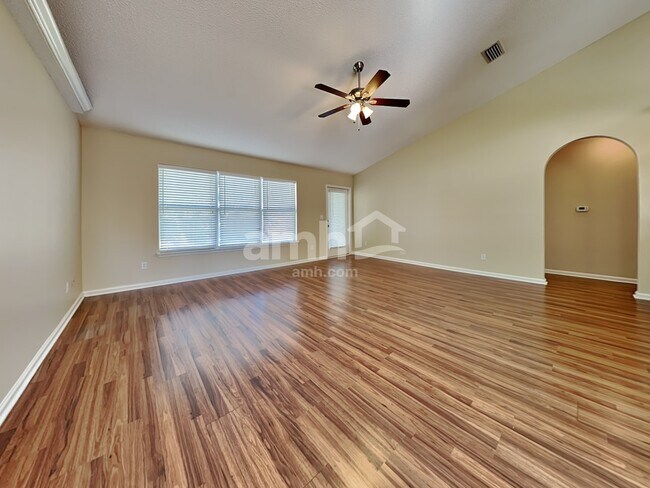 Building Photo - 2907 Majestic Oaks Ln