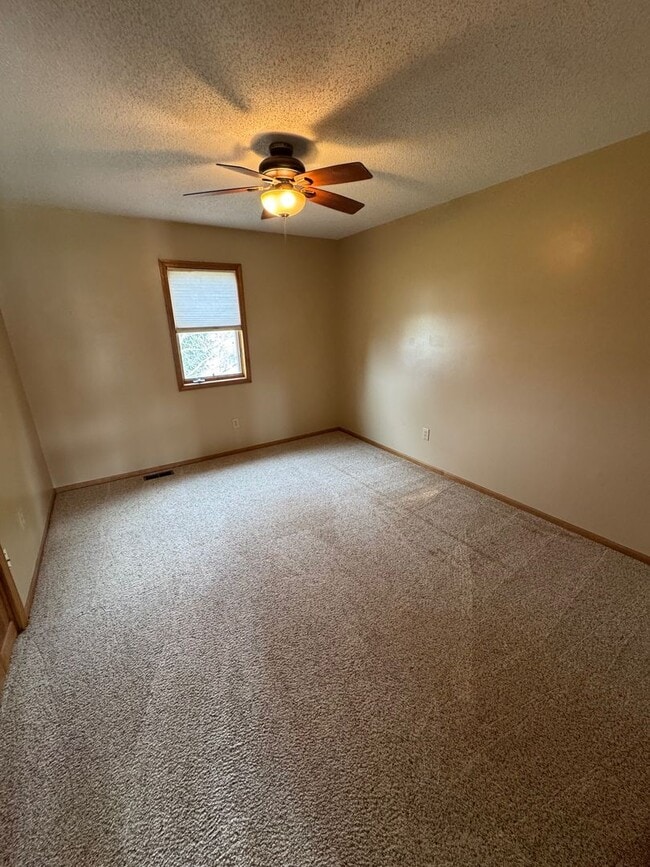 Building Photo - Its in Carroll School District!