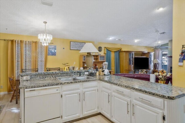 Building Photo - 13790 Paddock Dr