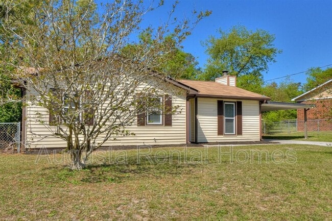 Foto del edificio - 2317 Woodsman Dr