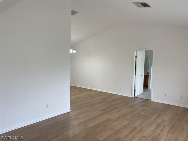Foto del edificio - 9758 Country Oaks Dr