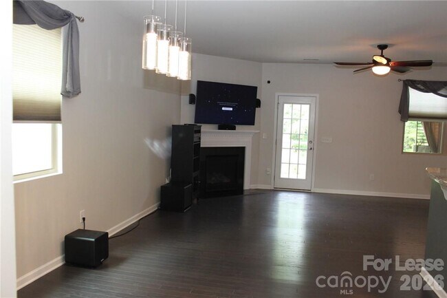 Foto del edificio - 6017 Sweetbay Ln