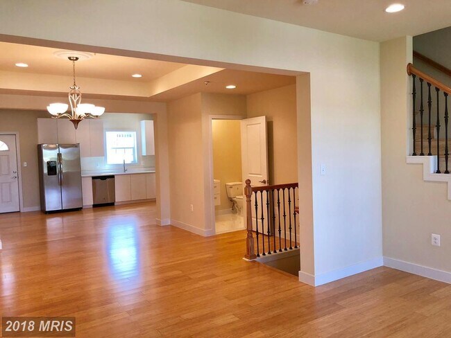 Common area - 5007 A St SE