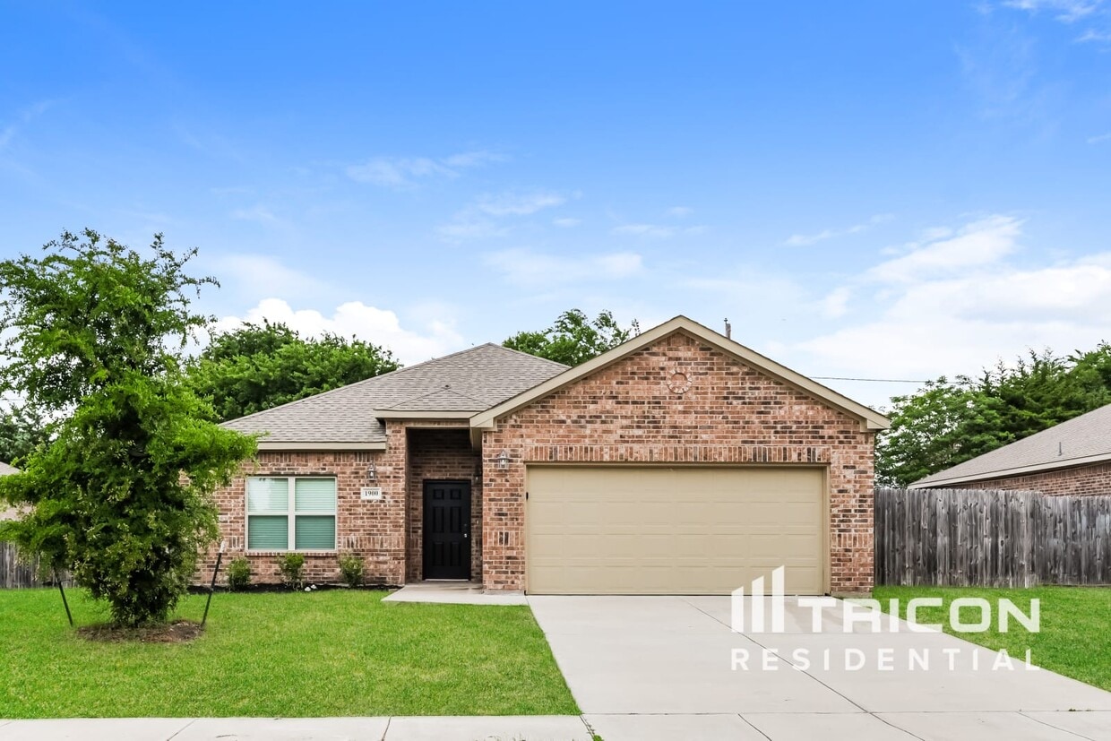 Foto principal - 1900 Carrington Dr