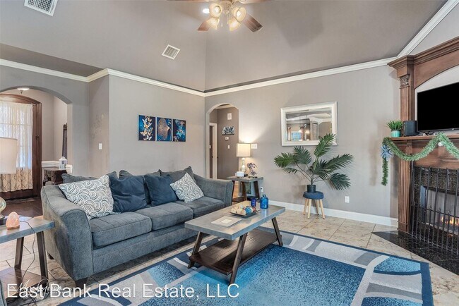 Building Photo - 3 br, 2 bath House - 701 Fox Den