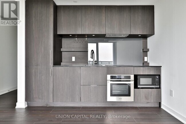 Building Photo - 28 Ann St