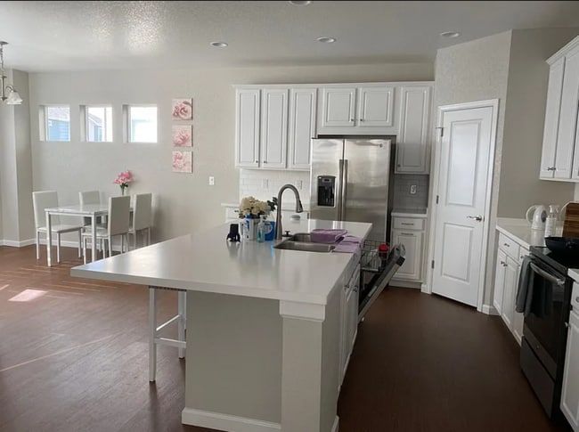 Building Photo - Modern Home in Hearthstone