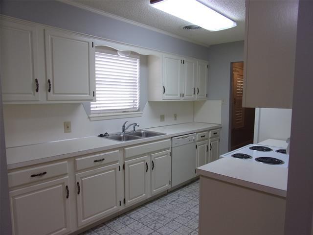 Foto del edificio - 18 Crossroads Dr