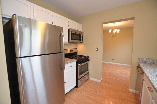 Building Photo - 387 Amy Ct