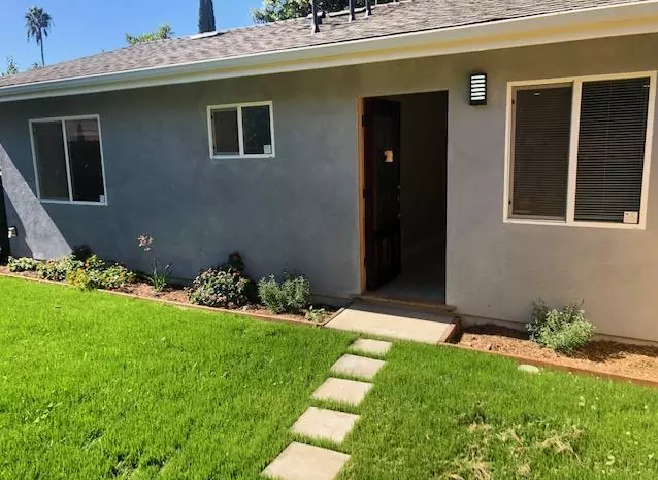 Foto principal - 7457 Jamieson Ave