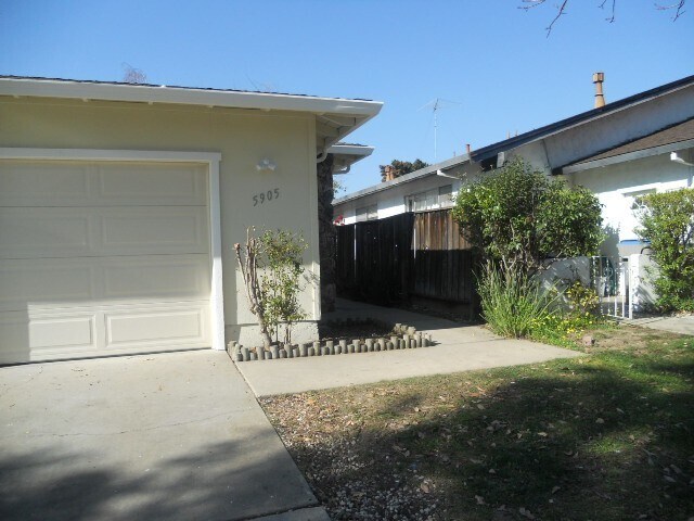 Primary Photo - 5905 Hilllview Ave, San Jose, CA 95123