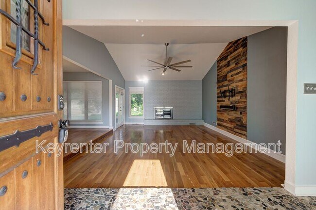 Foto del edificio - 3619 Chatham Ct