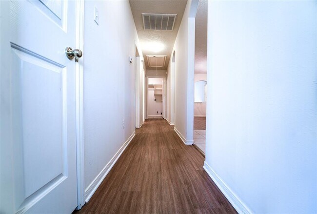 Building Photo - 3710 Primrose Trace Ln