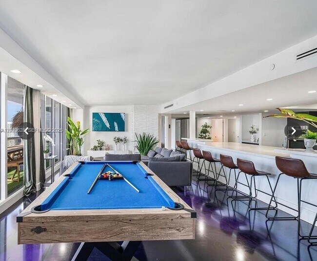 Foto del edificio - 1717 N Bayshore Dr
