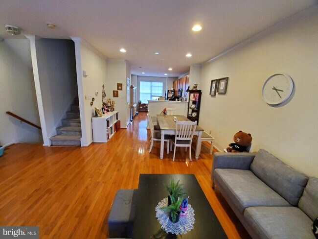 Foto del edificio - 434 Fort Hill Cir