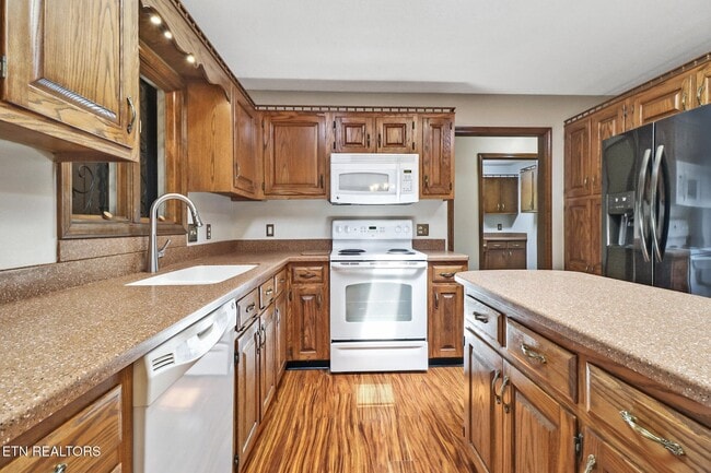 Foto del edificio - 101 Walden Ridge Dr