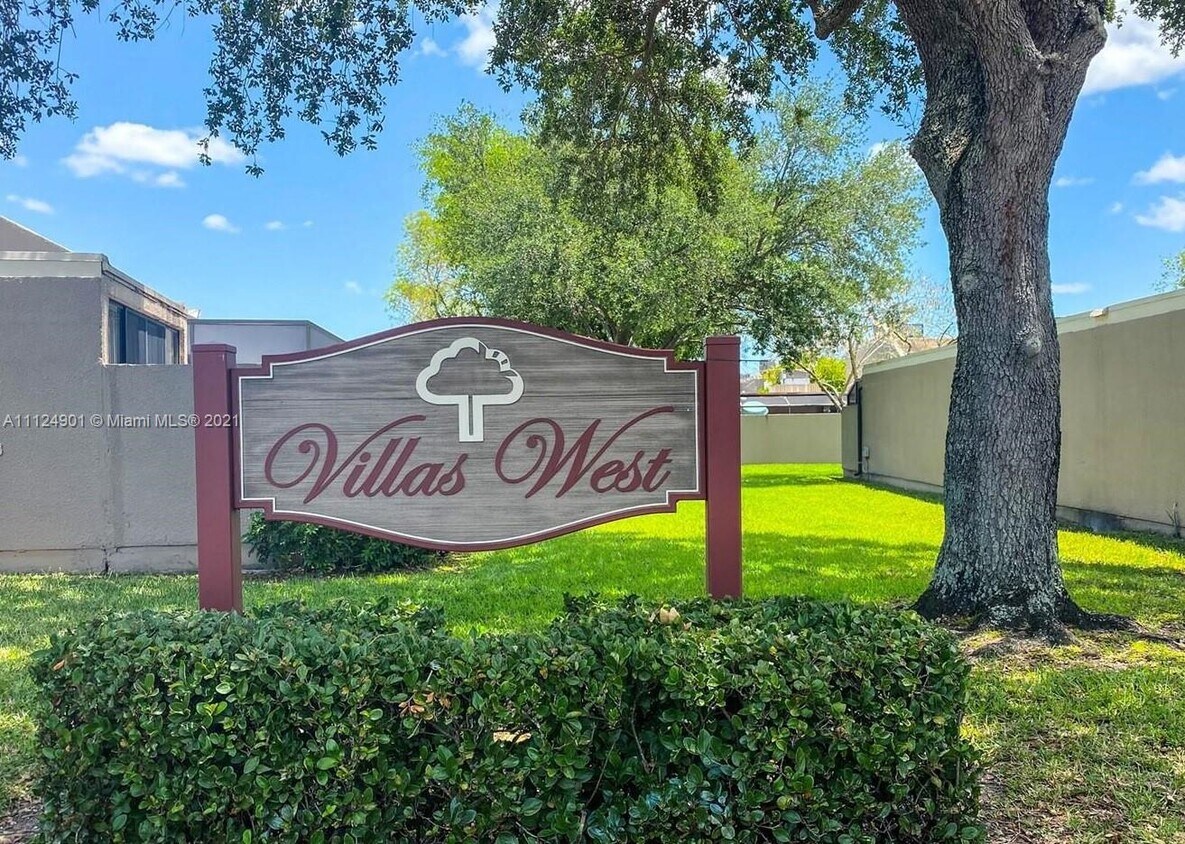 Foto principal - 10911 Cedar Ln