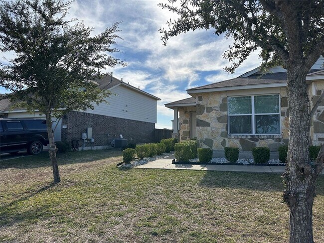 Building Photo - 316 Pack Horse Dr