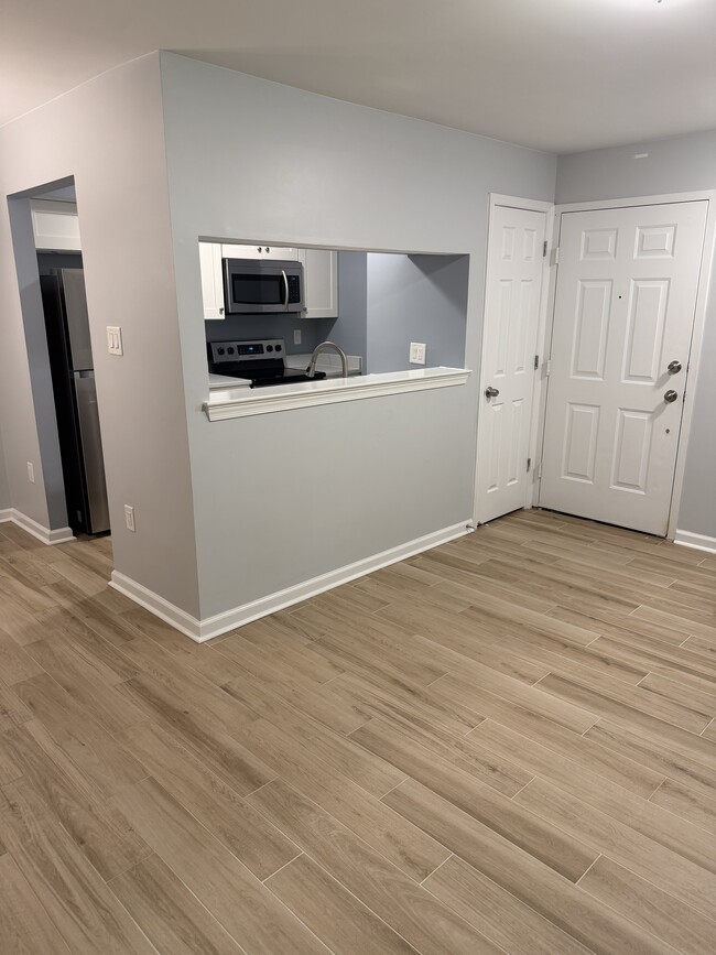 Building Photo - 5708 Shadwell Ct