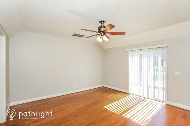 Building Photo - 1854 Lake Carolina Dr
