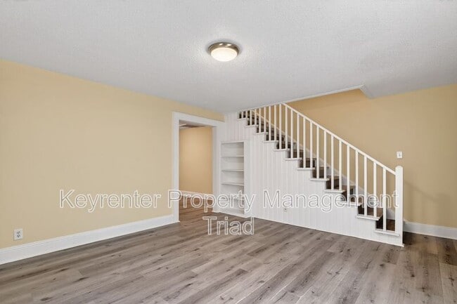 Foto del edificio - 506 Rocky Knoll Rd