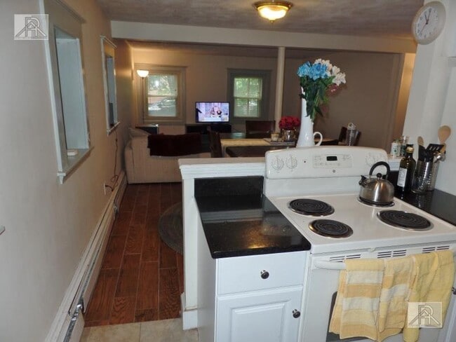 Building Photo - 19 South St