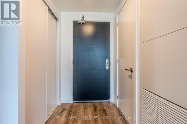 Building Photo - 3009-3009 Novar Rd