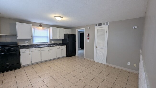 Building Photo - 1012 Bridge Ave