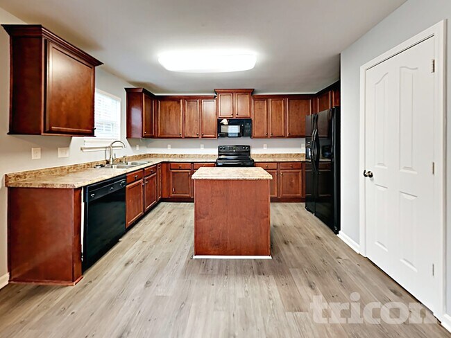 Building Photo - 311 Lind Point Ln