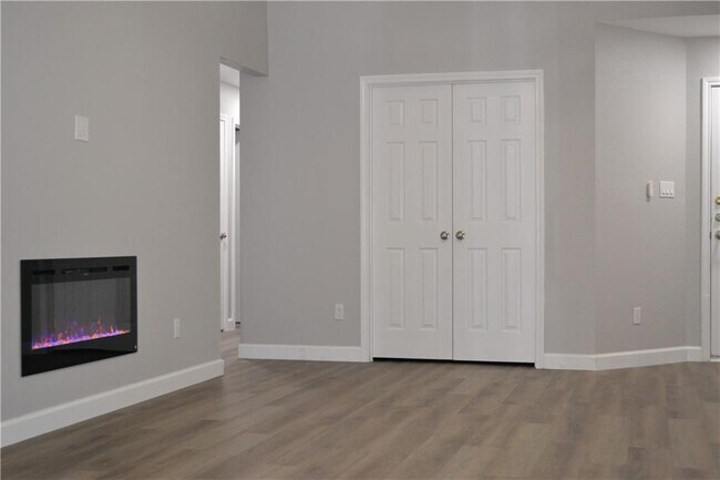 Foto del edificio - 5909 Jacob Glen