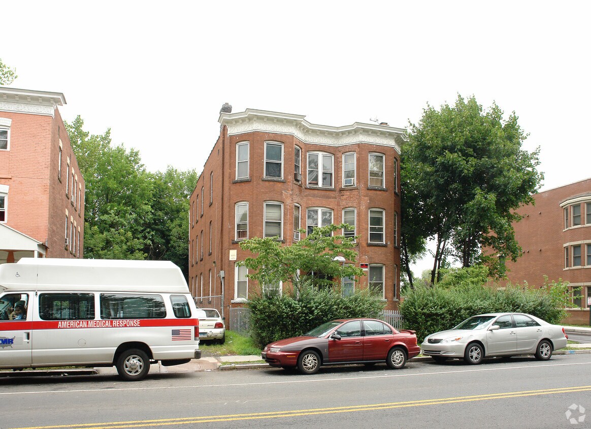 Primary Photo - 499-501 Zion St