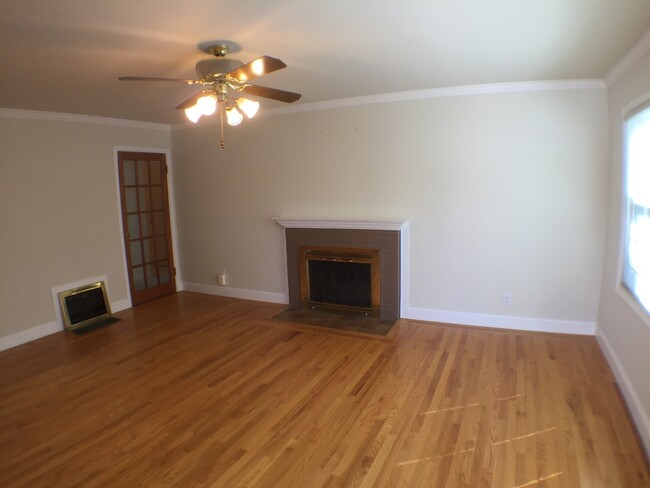 Building Photo - Beautiful 3 Bed 2 Bath Sunnyvale Home - Cl...