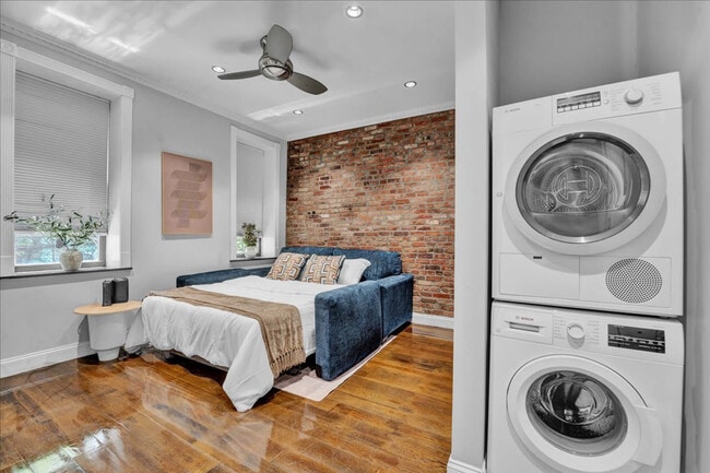 Foto del edificio - 346 E 18th St