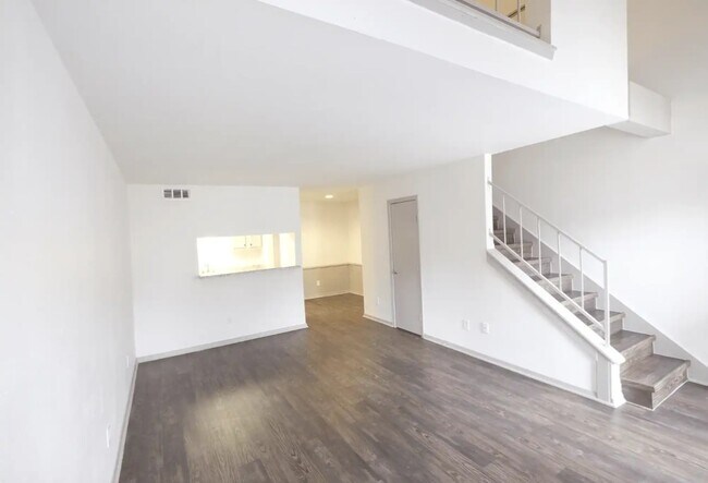 Foto del edificio - 1124 Rutland Dr