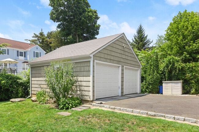 Building Photo - 49 Sound Beach Ave