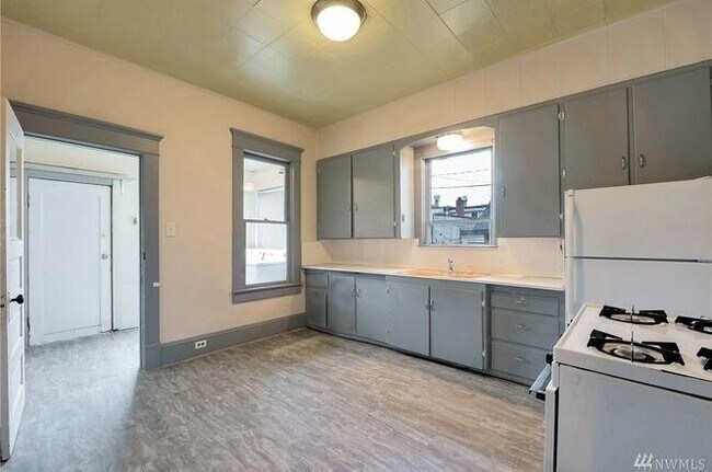 Foto del edificio - 2105 Broadway St