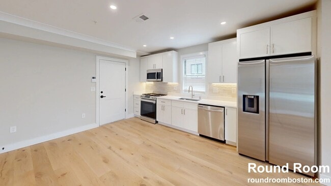 Building Photo - 11 Everett St