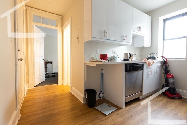 Building Photo - Central Kenmore Sq. Location, Heat, Hot Water Included, Steps from BU Campus, Laundry on a Site, ...