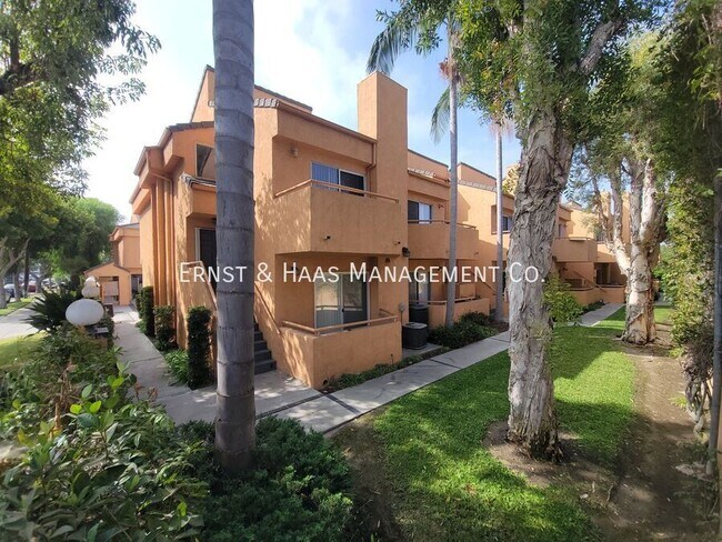 Building Photo - Stylish 2 Bedroom Loft Style Townhouse in ...