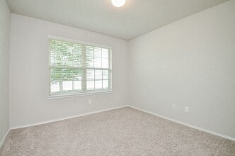 Building Photo - 1811 Brady Shores Dr