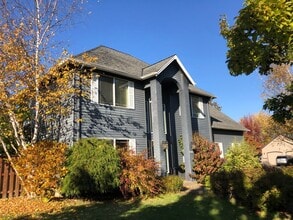 Building Photo - 2687 NW Oak Ridge Dr
