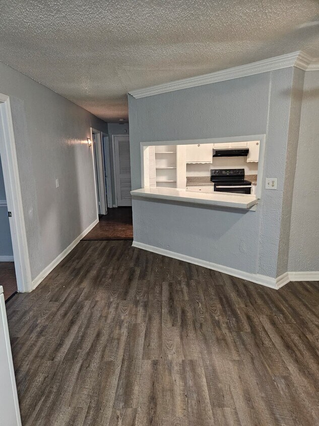 Foto principal - 270 Tampa Dr