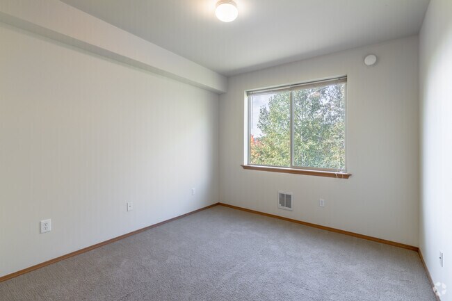 3 habitaciones, 2 baños, 1350 pies cuadrados, dormitorio principal - 2 & 3 Bedroom ~ Briarwood Apartments