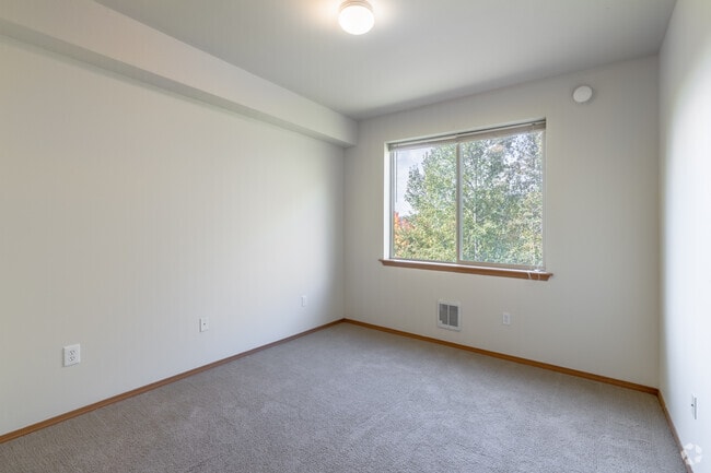 3BR, 2BA - 1350SF - Primary Bedroom - Briarwood Apartments