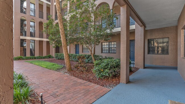 Foto del edificio - Fantastic 1br/1bath Condo in Gulfport/Unfu...