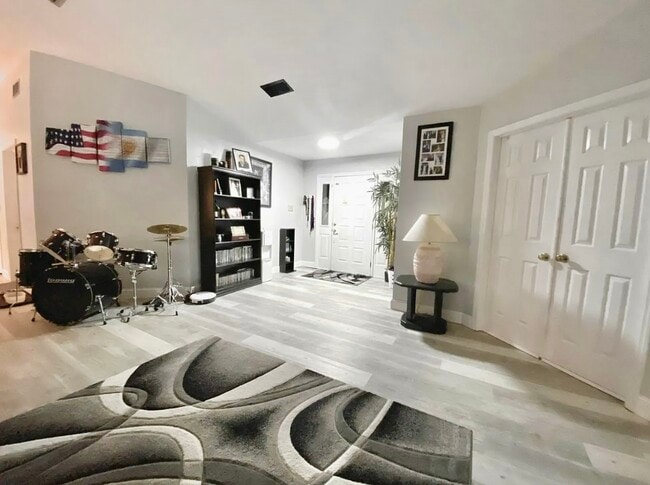 Photo - 6106 Everglades Dr House