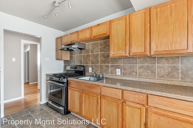 Building Photo - 3 br, 1 bath House - 10764 Spring Garden