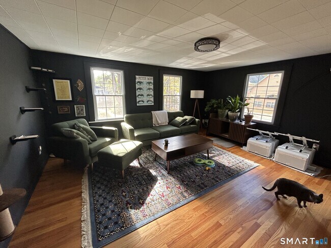 Foto del edificio - 1226 Marion Ave